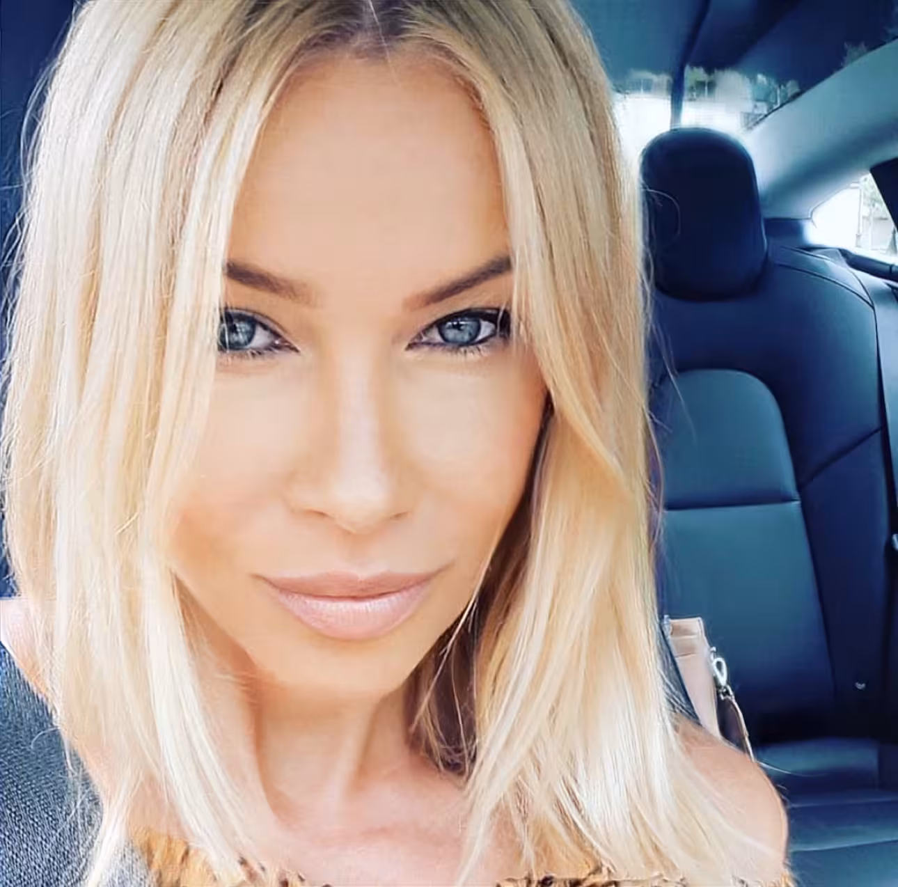 Tetiana  dating a czech republic man