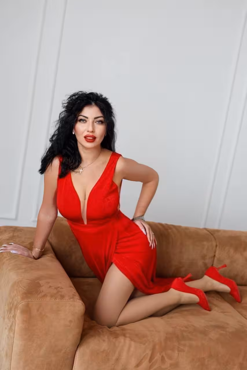 Valeria dating a european