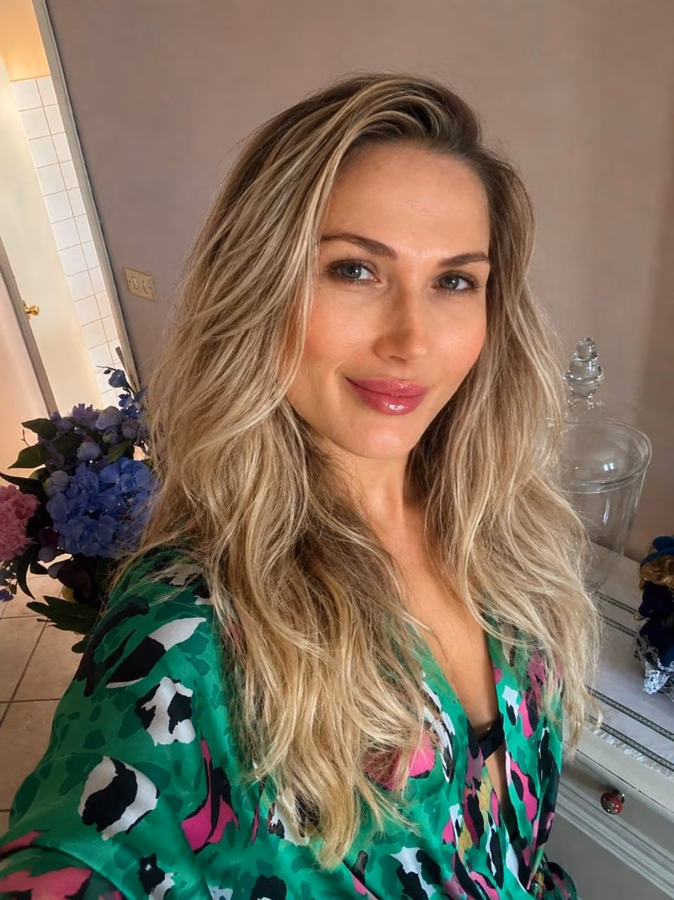 Tatiana 40 Miami USA I dream of a European man who will never give up on us