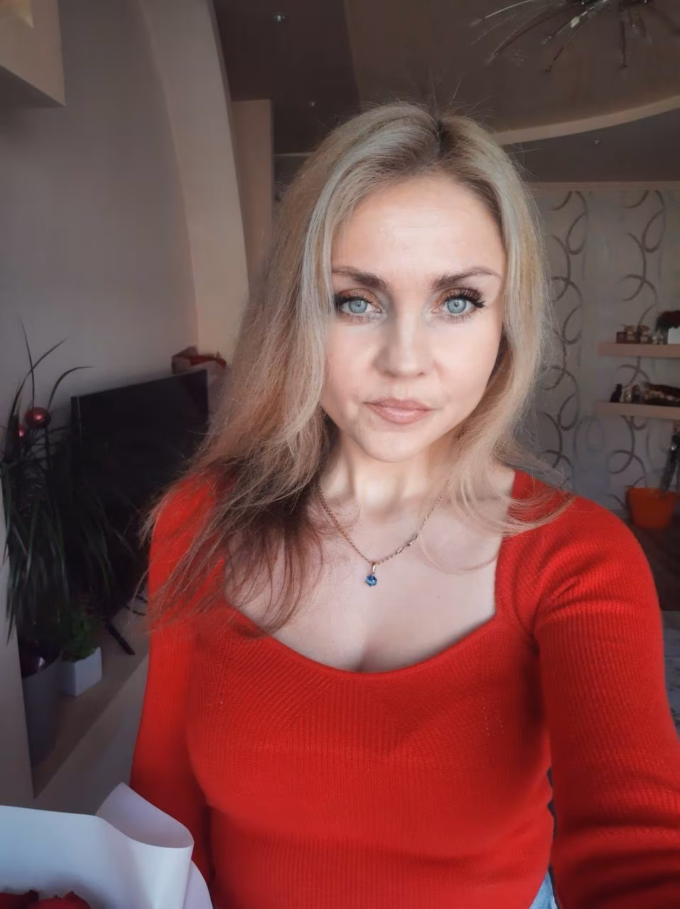 Oksana 42 Lodz(PL);Novovolynsk(UA) Poland I want a European man who is family oriented