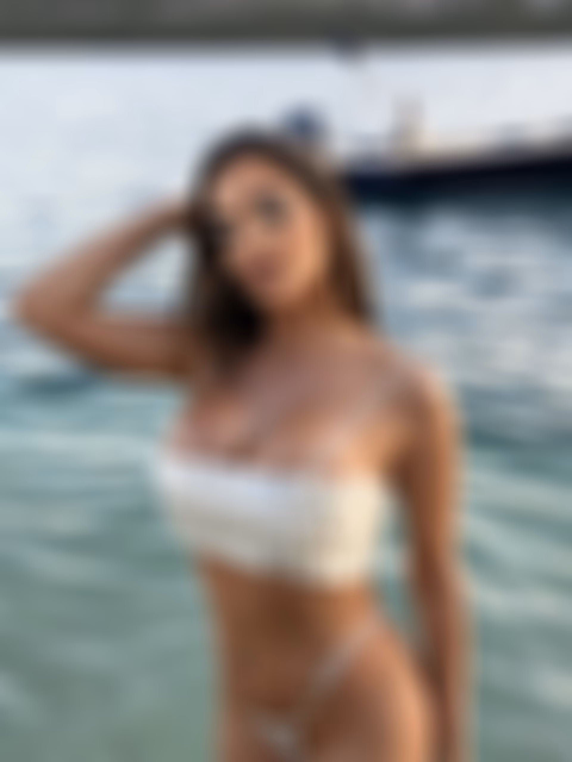 Tara 37 Bucharest Romania Looking for a husband from Europe who is mature