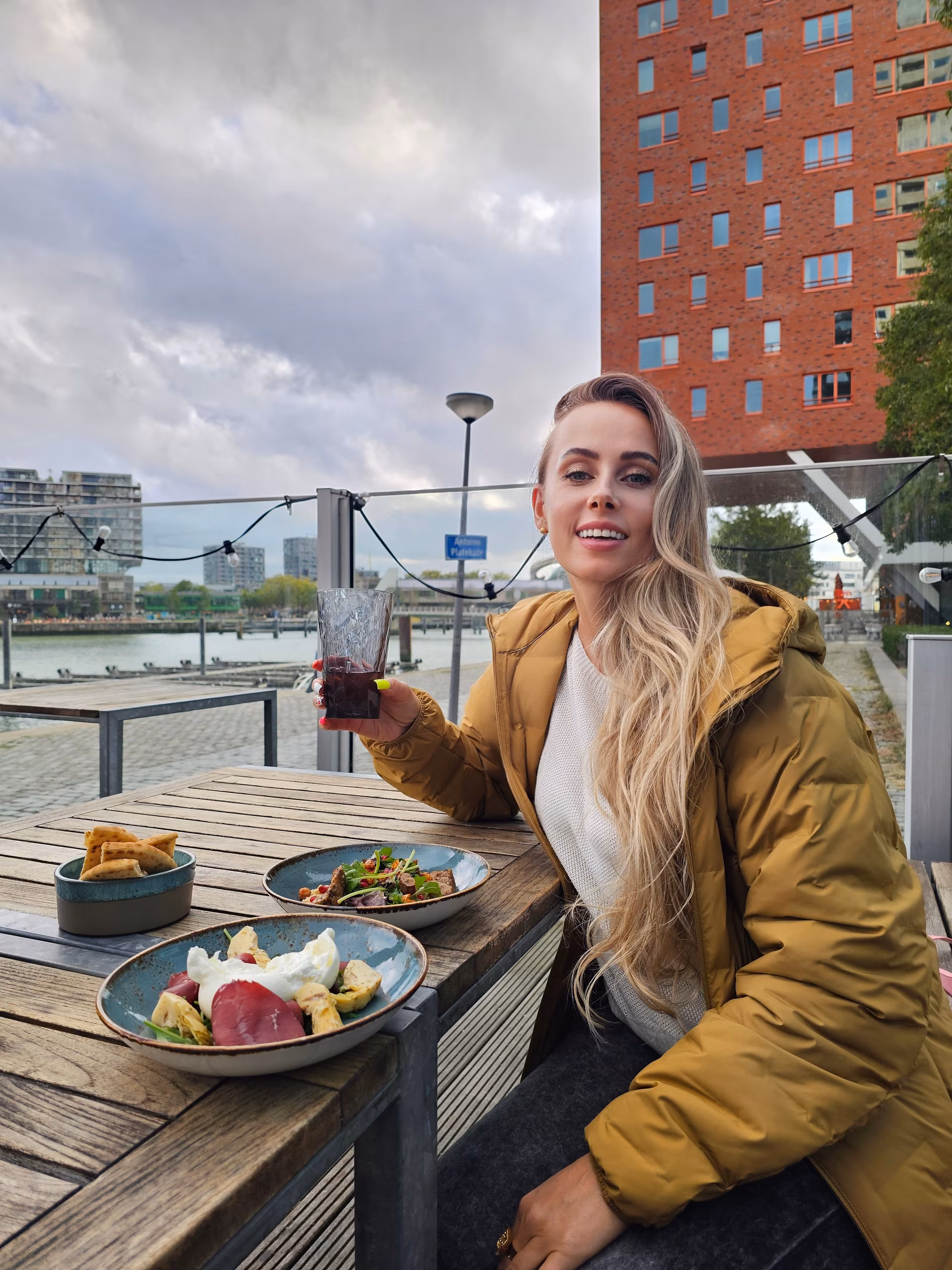 Elena 48 Lublin/Kyiv Poland Seeking a European partner who will love me forever