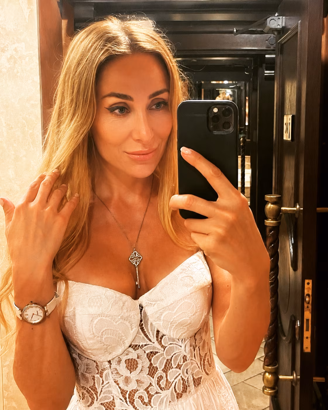 Natalia 47 Madrid Spain Seeking a European partner who will love me forever