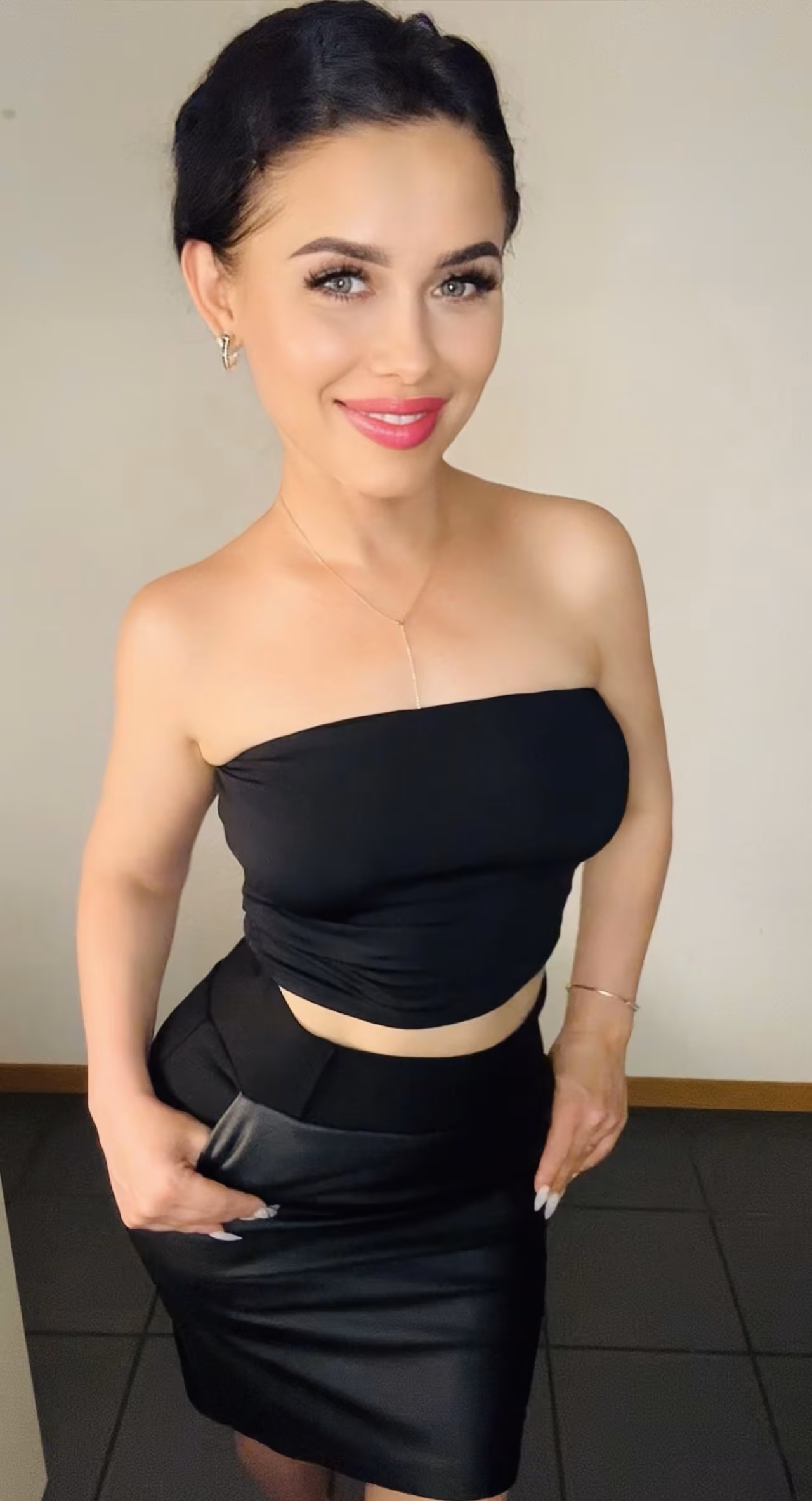 Tetiana 41 Switzerland manicurist