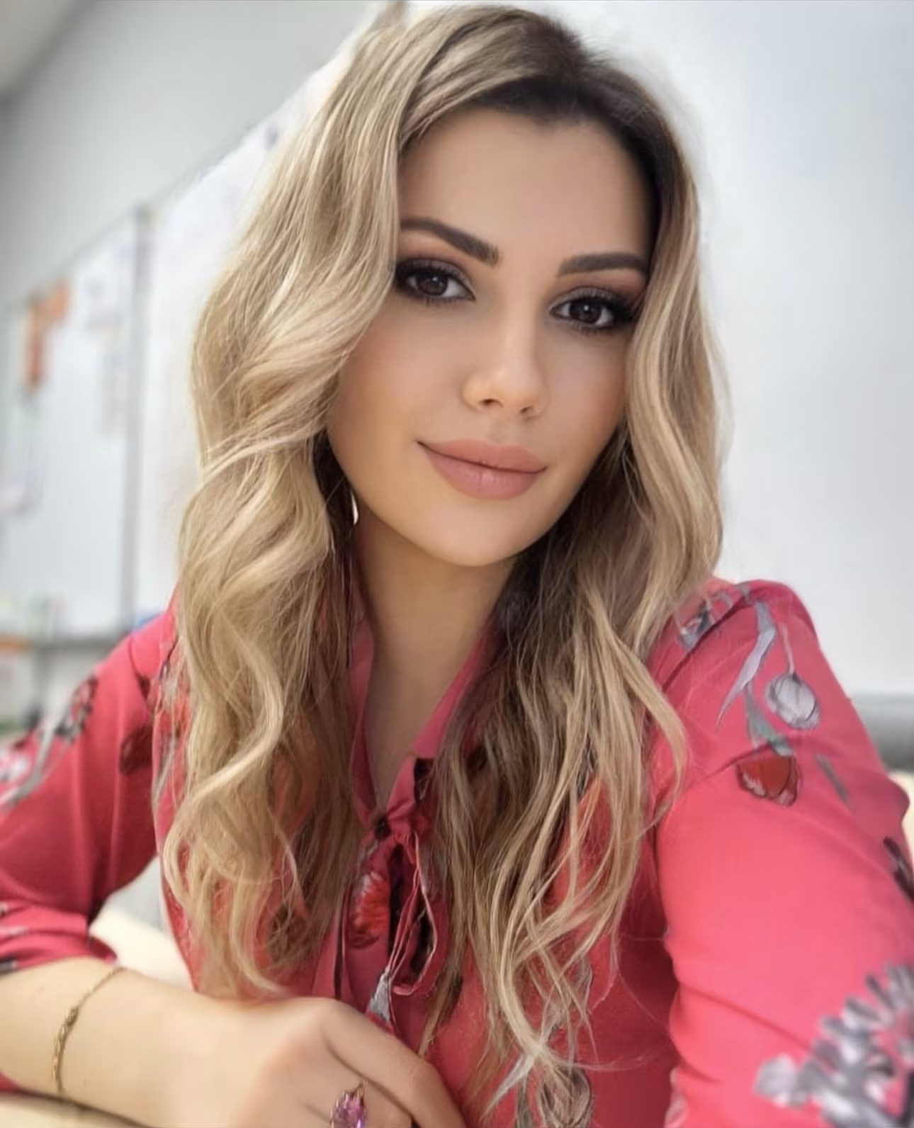 Maryna 36 China Serious dating Maryna