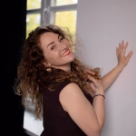 Mariana 41 Lodz Poland Southern European lady who wants to share her life