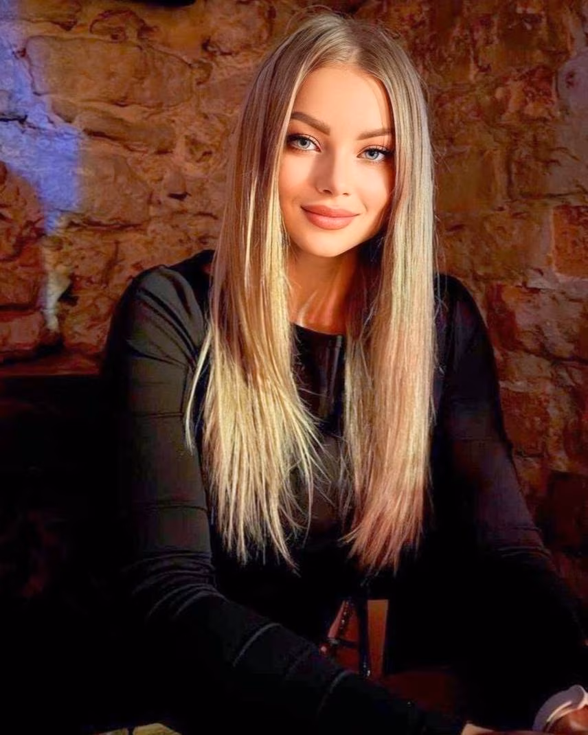 Anna 35 Ukraine Serious dating Anna