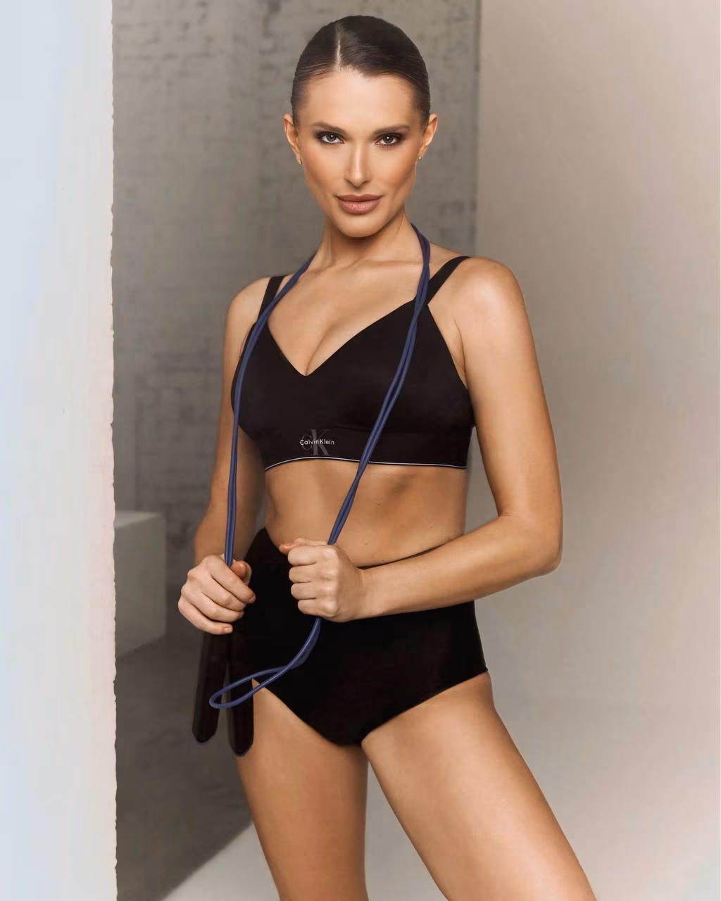 Viktoria 34 Milano Italy Lovely lady seeking husband for dating and commitment