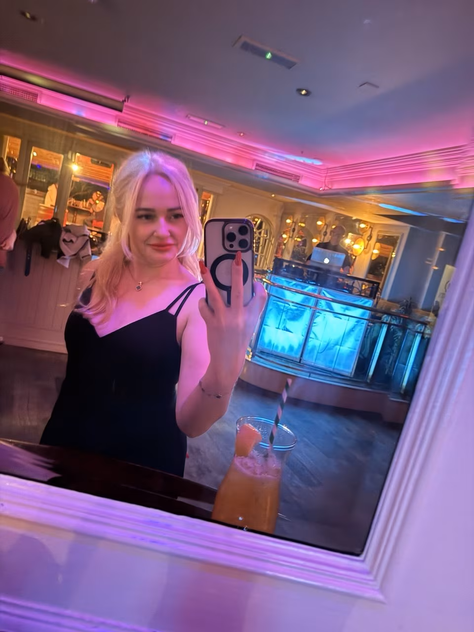 Iryna 40 Tullamore Ireland Still single and searching for a woman? I’ll keep you warm in winter!