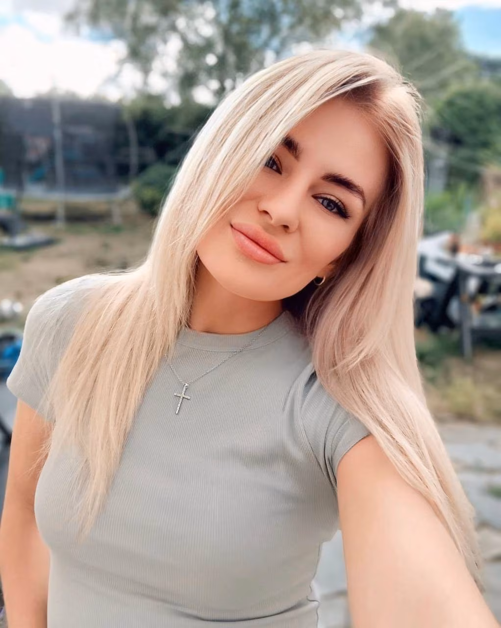Marina 32 Dnepr Ukraine Sweet girl wanting a man with strong character