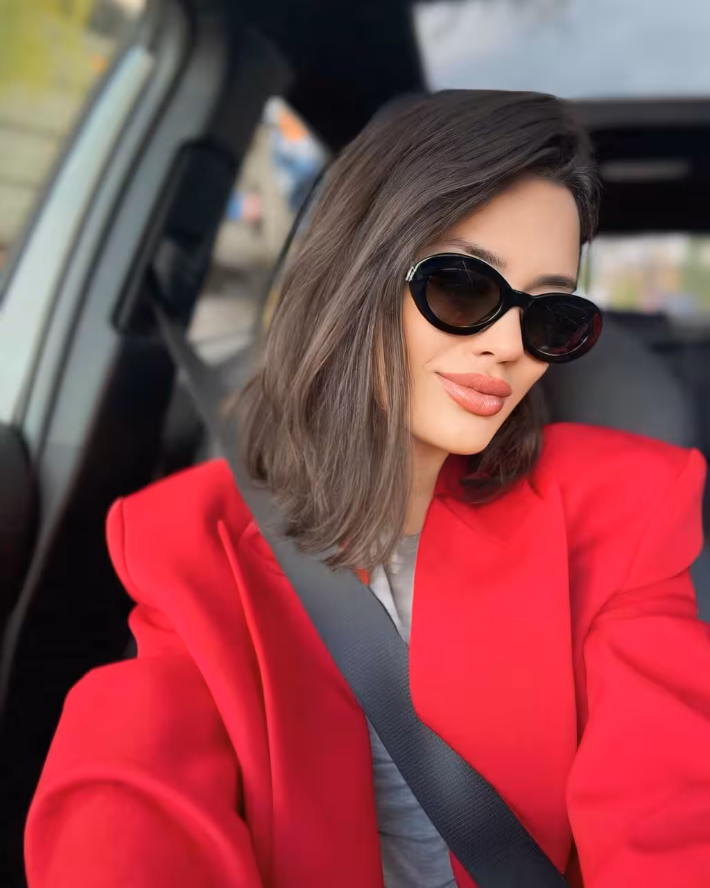 Hanna dating with european man