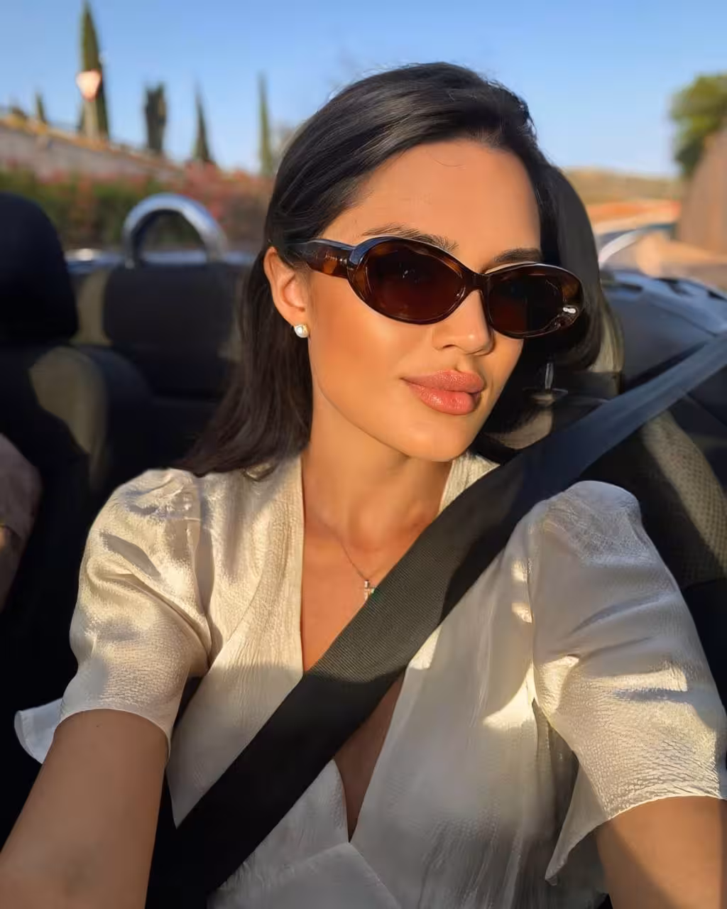 Hanna dating with european man